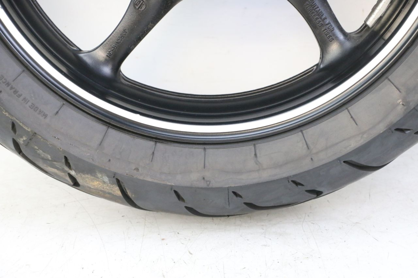 photo de CERCHIO POSTERIORE E PNEUMATICO YAMAHA XJ6 ABS 600 (2008 - 2016)