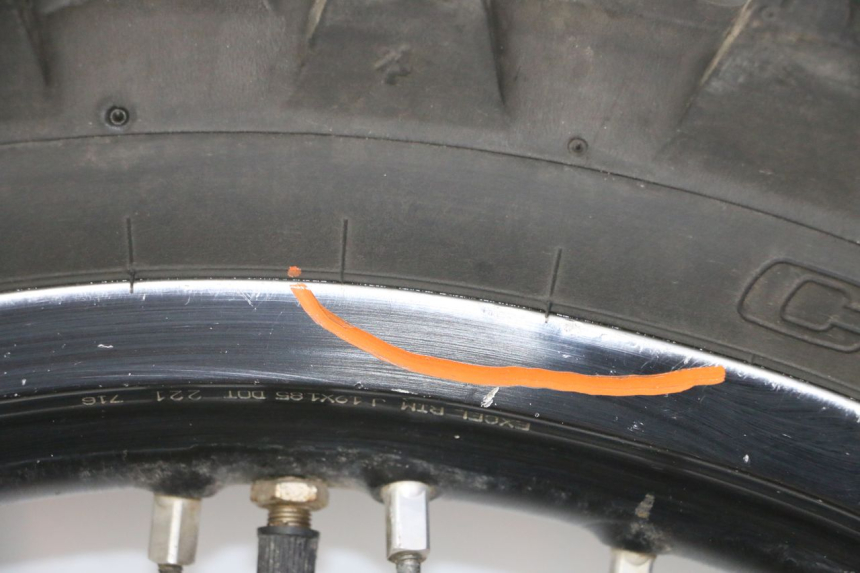 photo de CERCHIO POSTERIORE E PNEUMATICO YAMAHA YZ-F YZF 250 (2014 - 2018)