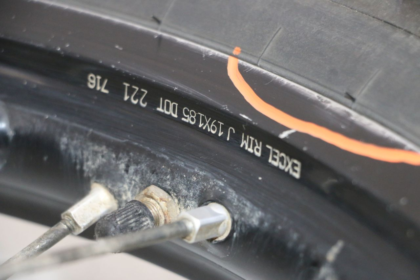 photo de CERCHIO POSTERIORE E PNEUMATICO YAMAHA YZ-F YZF 250 (2014 - 2018)