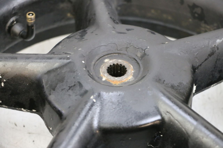 photo de CERCHIO POSTERIORE MBK BOOSTER SPIRIT 50 (2004 - 2017) - Primo piano ad alta risoluzione