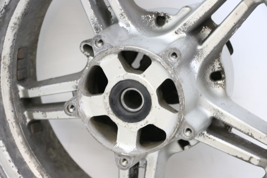 photo de CERCHIO POSTERIORE SUZUKI BURGMAN EXECUTIVE ABS 650 (2006 - 2012) - Primo piano tecnico