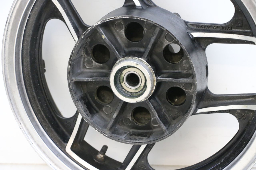 photo de CERCHIO POSTERIORE KAWASAKI GPZ RX 1000 (1986 - 1988) - Primo piano ad alta risoluzione