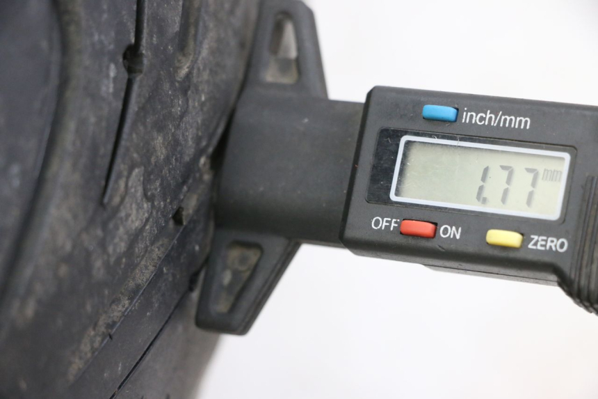 photo de CERCHIO POSTERIORE HONDA CBR F 1000 (1993 - 1996) - Zoom sullo stato d'uso