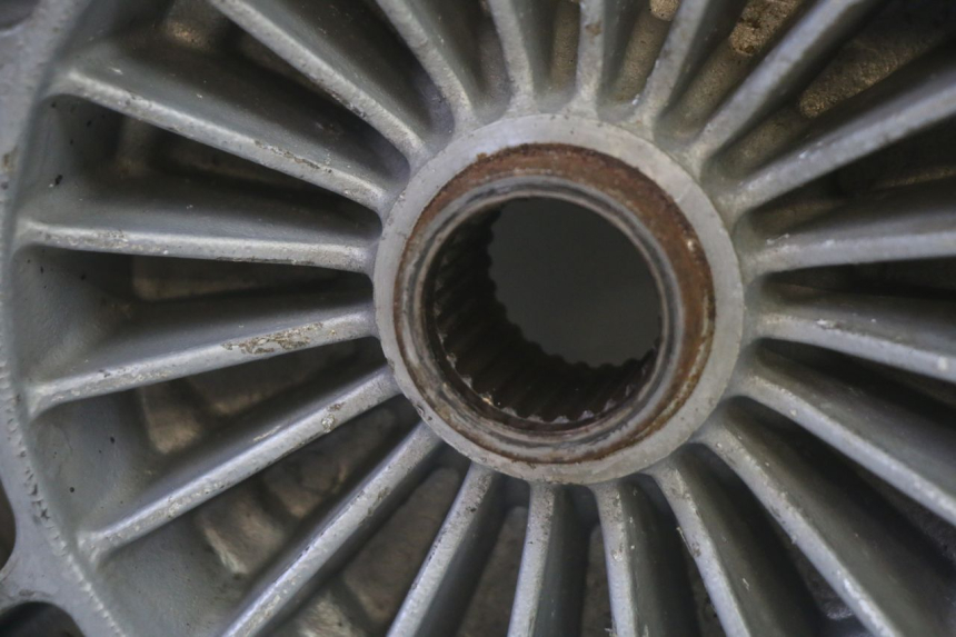 photo de CERCHIO POSTERIORE PIAGGIO MP3 RL 250 (2007 - 2010) - Caratteristiche distintive