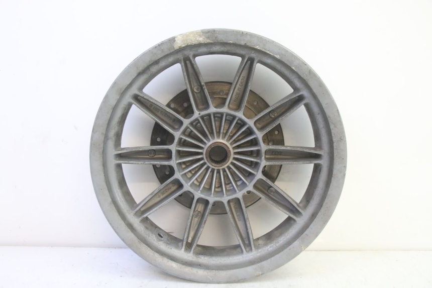 photo de CERCHIO POSTERIORE PIAGGIO MP3 RL 250 (2007 - 2010) - Dettagli dei punti di fissaggio