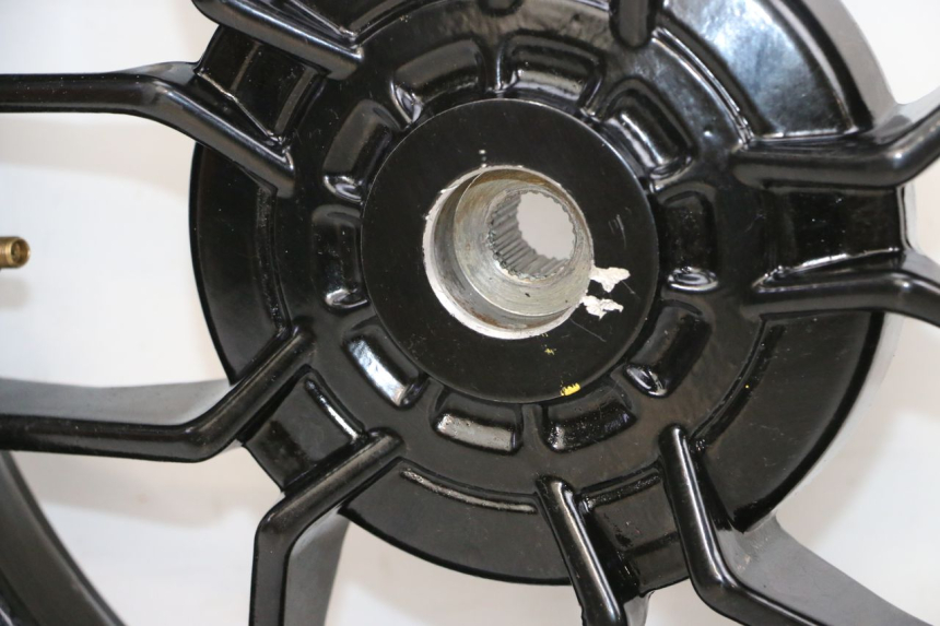 photo de CERCHIO POSTERIORE PIAGGIO NEW TYPHOON 50 (2018 - 2021) - Primo piano tecnico