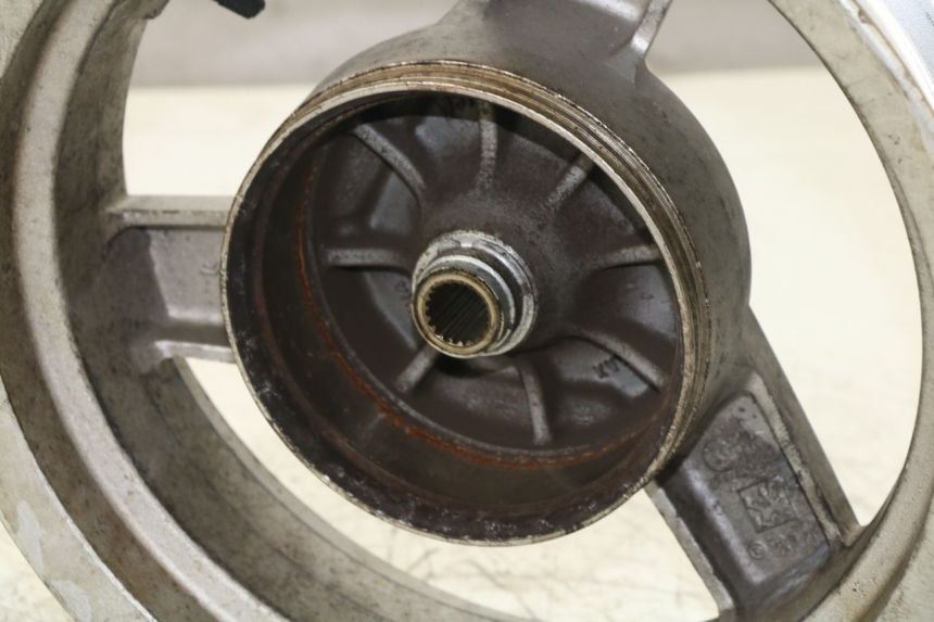 photo de CERCHIO POSTERIORE PEUGEOT VIVACITY 125 (2010 - 2017)