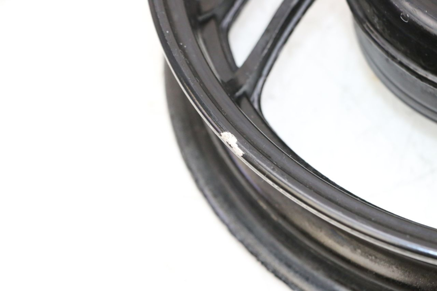 photo de CERCHIO POSTERIORE JM MOTORS SANTANA 50 (2014 - 2023) - Caratteristiche distintive