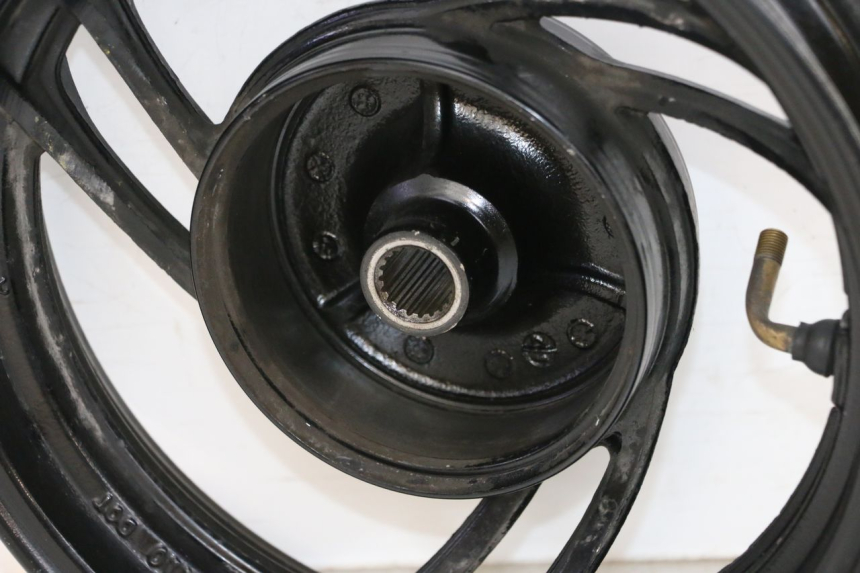 photo de CERCHIO POSTERIORE JM MOTORS SANTANA 50 (2014 - 2023) - Primo piano tecnico