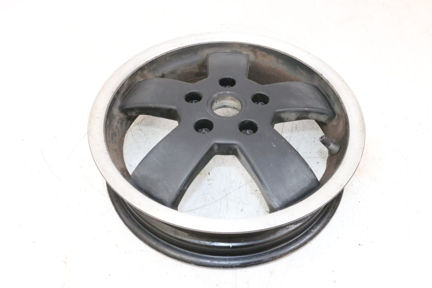 photo de CERCHIO POSTERIORE PIAGGIO VESPA GTS SUPER IE 125 (2009 - 2016) - Focus sulla struttura