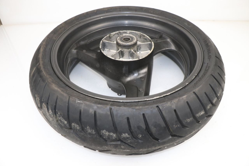 photo de CERCHIO POSTERIORE HONDA VTR F FIRESTORM 1000 (1997 - 2001) - Primo piano tecnico