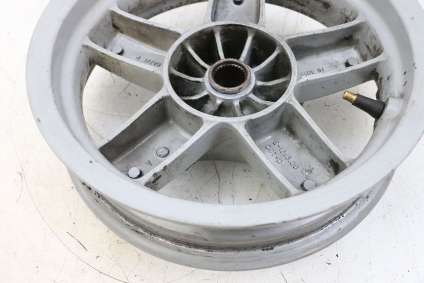 photo de CERCHIO POSTERIORE PIAGGIO X8 125 (2004 - 2007) - Altra angolazione