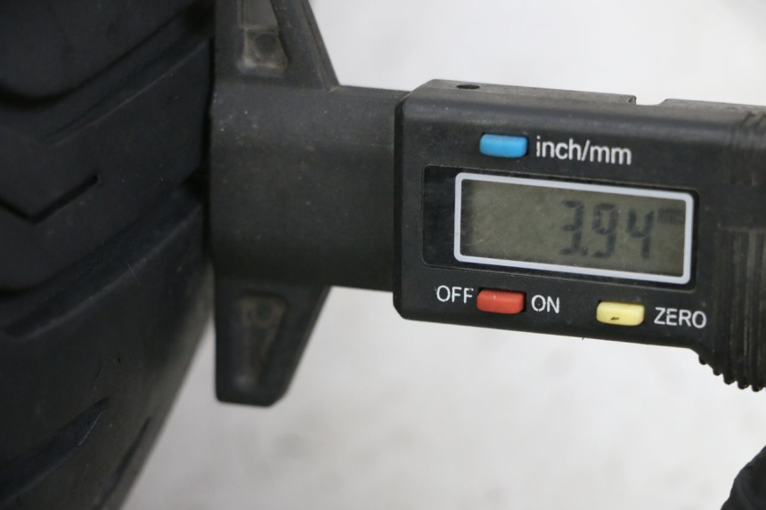 photo de CERCHIO POSTERIORE YAMAHA YP MAJESTY 125 (2002 - 2006)