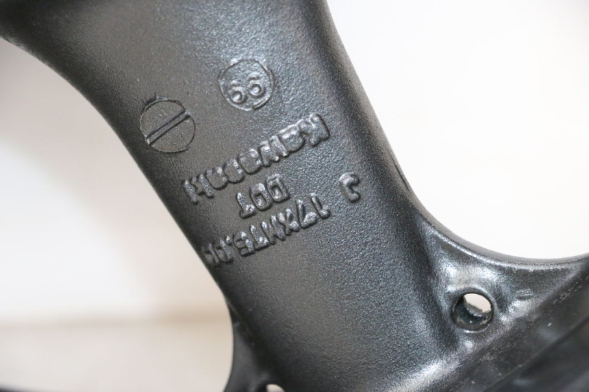 photo de CERCHIO POSTERIORE KAWASAKI ZR 7 750 (1999 - 2001) - Primo piano ad alta risoluzione