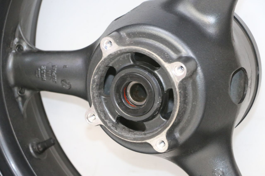 photo de CERCHIO POSTERIORE KAWASAKI ZR 7 750 (1999 - 2001) - Focus sulla struttura