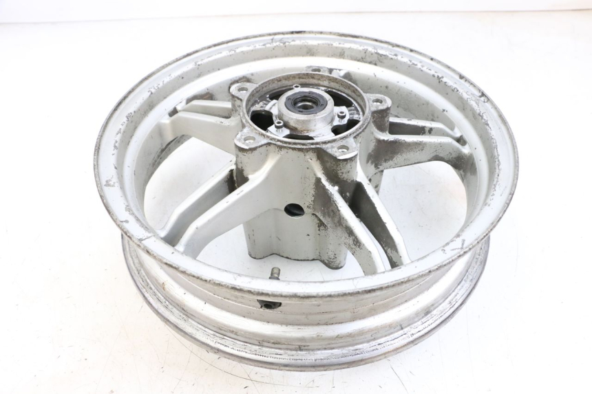 photo de CERCHIO ANTERIORE SUZUKI BURGMAN EXECUTIVE ABS 650 (2006 - 2012) - Dettagli dei punti di fissaggio