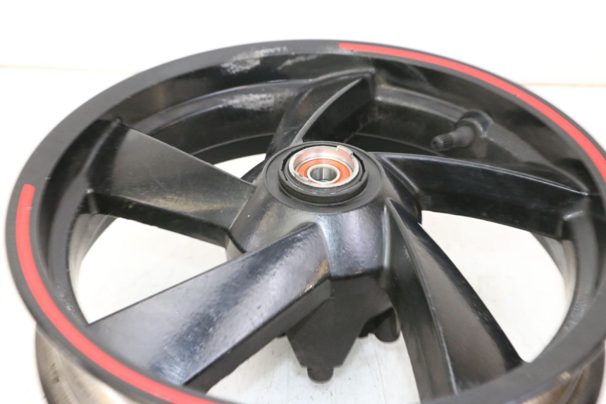 photo de CERCHIO ANTERIORE PEUGEOT CITYSTAR 50 (2013 - 2017)