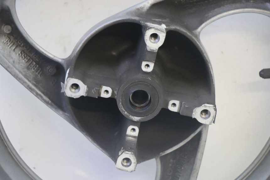 photo de CERCHIO ANTERIORE HONDA FES S-WING SWING ABS 125 (2007 - 2015)