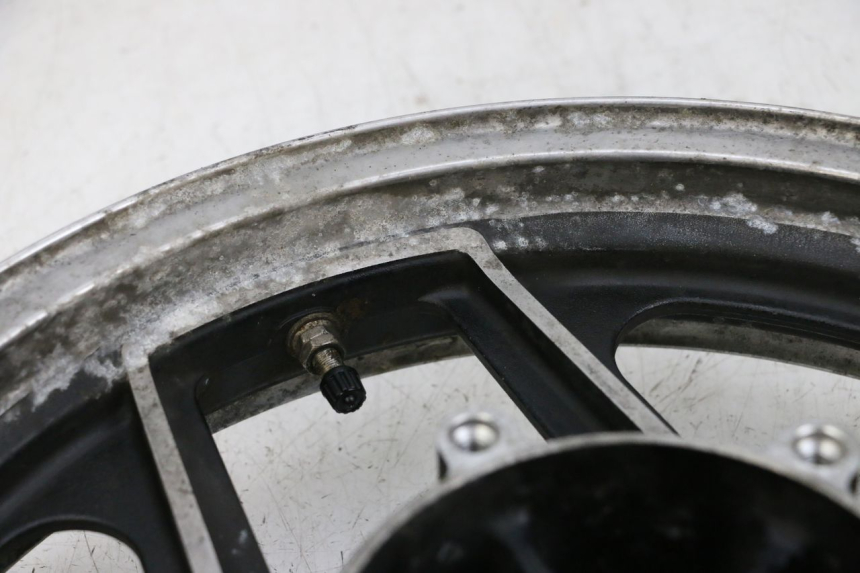 photo de CERCHIO ANTERIORE KAWASAKI GPZ RX 1000 (1986 - 1988) - Primo piano tecnico