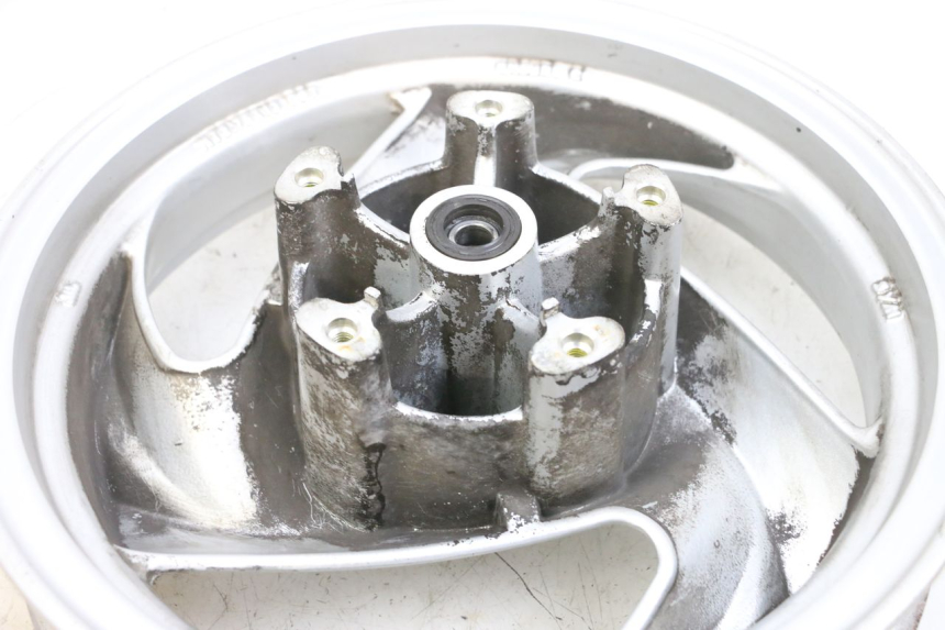 photo de CERCHIO ANTERIORE SYM GTS EVO 125 (2009 - 2013) - Primo piano tecnico