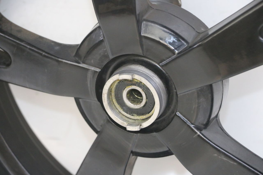 photo de CERCHIO ANTERIORE PEUGEOT KISBEE 4T 50 (2018 - 2022)