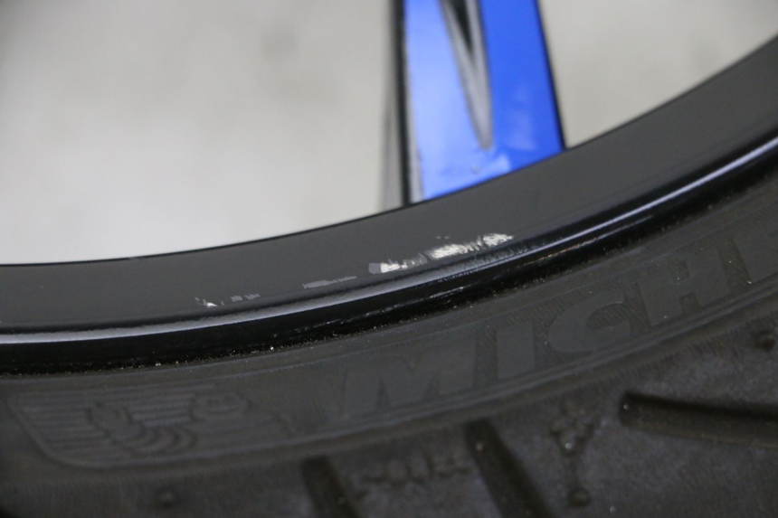 photo de CERCHIO ANTERIORE PIAGGIO MP3 HPE 310 (2024 - 2025)