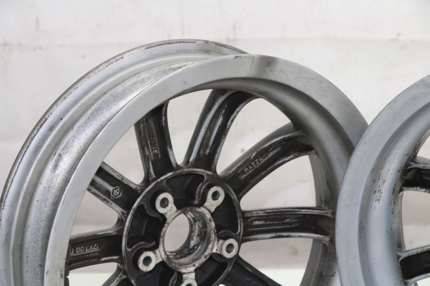 photo de CERCHIO ANTERIORE PIAGGIO MP3 LT 400 (2007 - 2012)