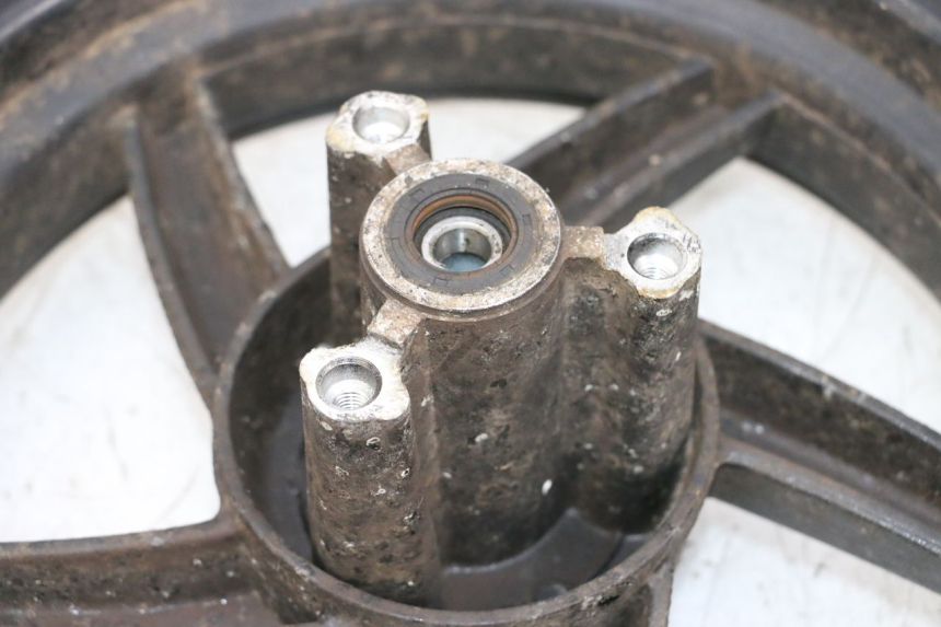 photo de CERCHIO ANTERIORE SYM ORBIT 2 4T 50 (2008 - 2017) - Marcature e riferimenti originali