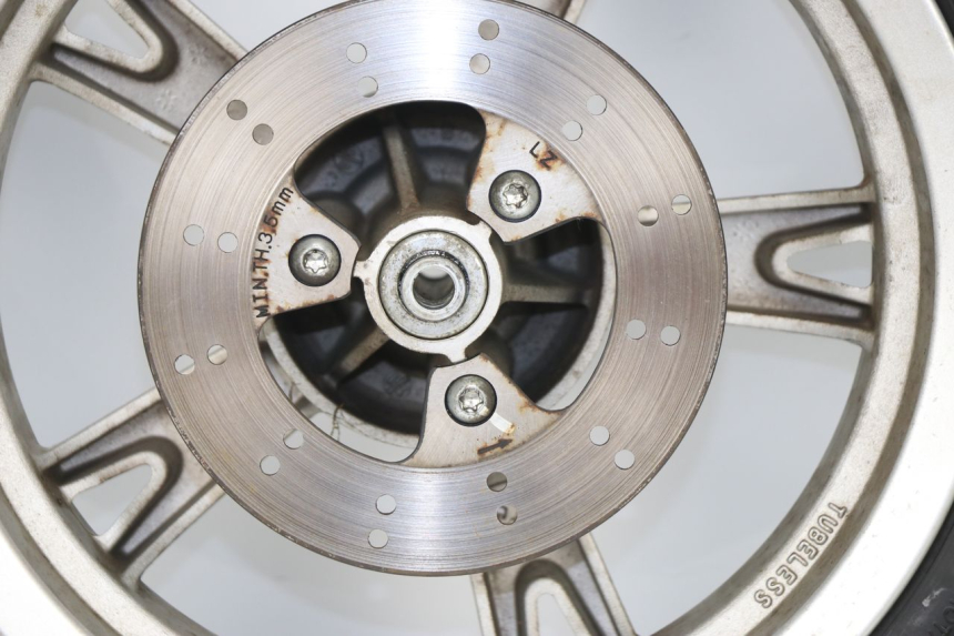 photo de CERCHIO ANTERIORE PEUGEOT KISBEE 4T 50 (2010 - 2017)