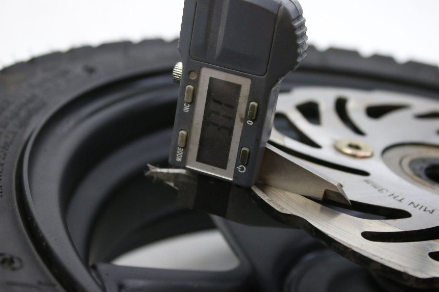 photo de CERCHIO ANTERIORE KEEWAY RY6 2T 50 (2011 - 2019)