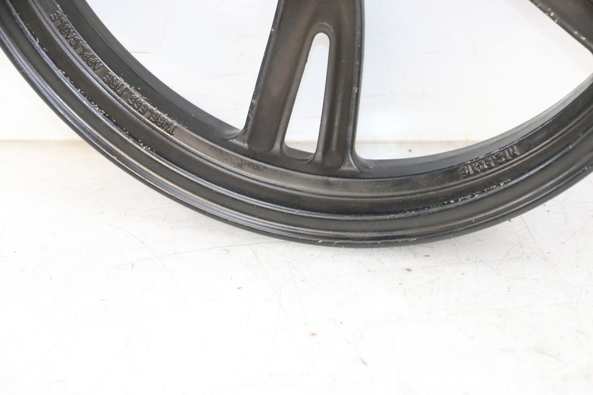 photo de CERCHIO ANTERIORE PEUGEOT TWEET PRO CARGO 50 (2018 - 2020) - Zoom sullo stato d'uso