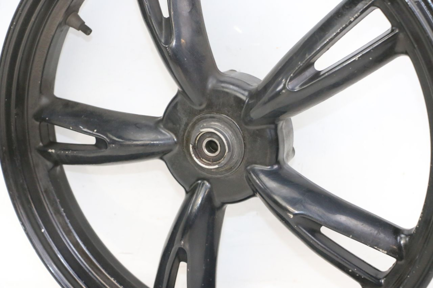 photo de CERCHIO ANTERIORE PEUGEOT TWEET PRO CARGO 50 (2018 - 2020) - Dettagli dei punti di fissaggio