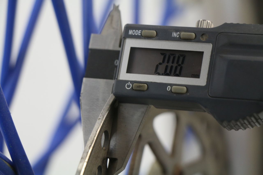 photo de CERCHIO ANTERIORE YAMAHA YZ 125 (1998 - 2005) - Primo piano tecnico