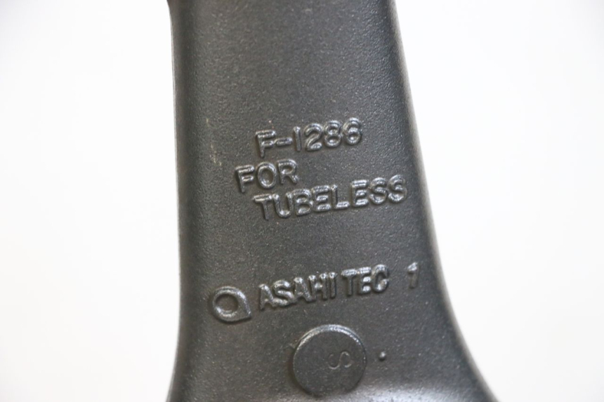 photo de CERCHIO ANTERIORE KAWASAKI ZR 7 750 (1999 - 2001) - Altra angolazione