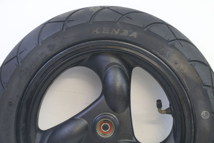 photo de CERCHIO ANTERIORE E PNEUMATICO KYMCO AGILITY 4T 50 (2018 - 2022) - Dettaglio del componente