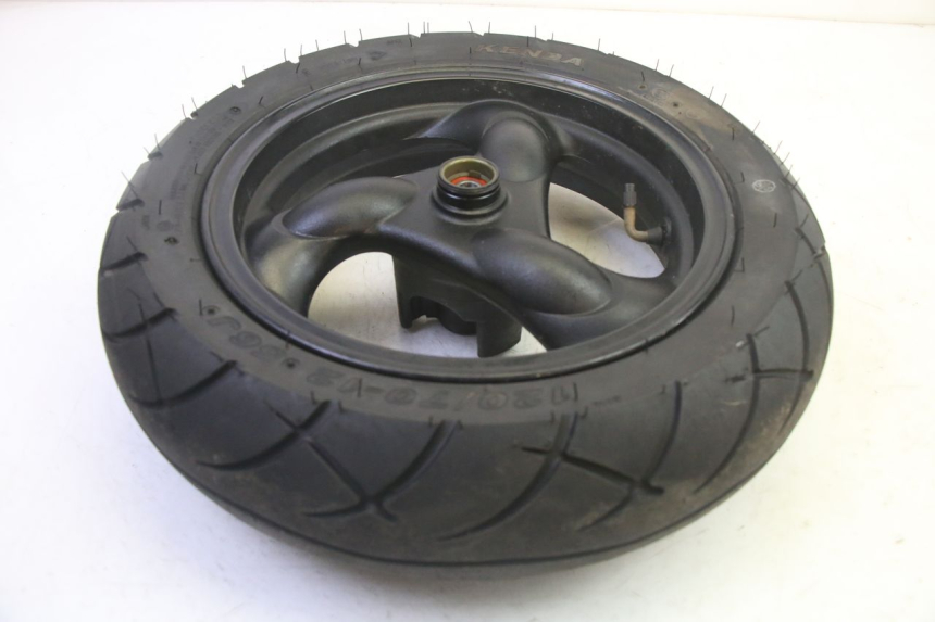 photo de CERCHIO ANTERIORE E PNEUMATICO KYMCO AGILITY 4T 50 (2018 - 2022) - Primo piano tecnico