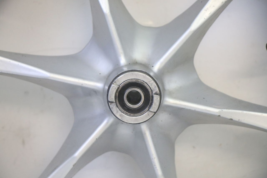 photo de CERCHIO ANTERIORE E PNEUMATICO SUZUKI BURGMAN 125 (2007 - 2014)