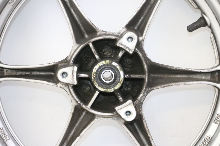 photo de CERCHIO ANTERIORE E PNEUMATICO SUZUKI BURGMAN 125 (2007 - 2014)