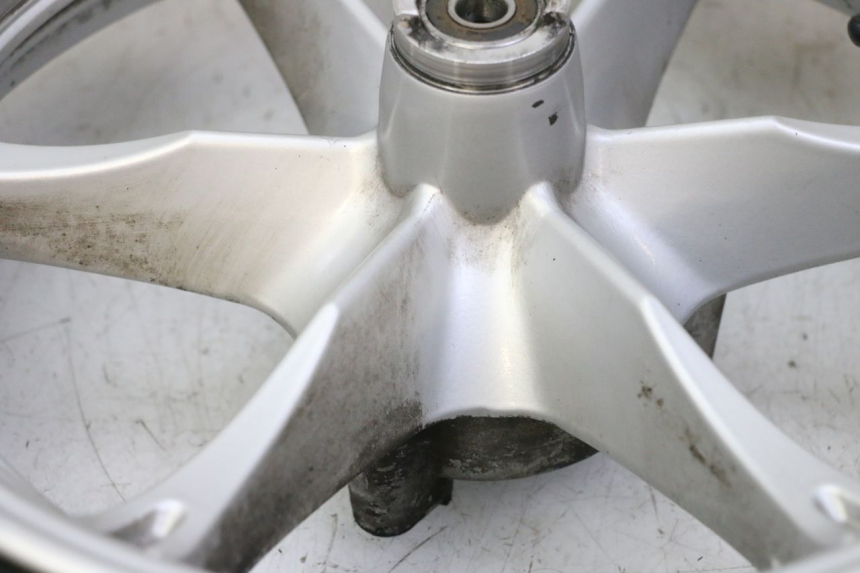 photo de CERCHIO ANTERIORE E PNEUMATICO SUZUKI BURGMAN 125 (2007 - 2014)