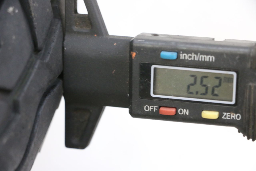 photo de CERCHIO ANTERIORE E PNEUMATICO LONGJIA DIGITA 4T 50 (2019 - 2022) - Zoom sullo stato d'uso