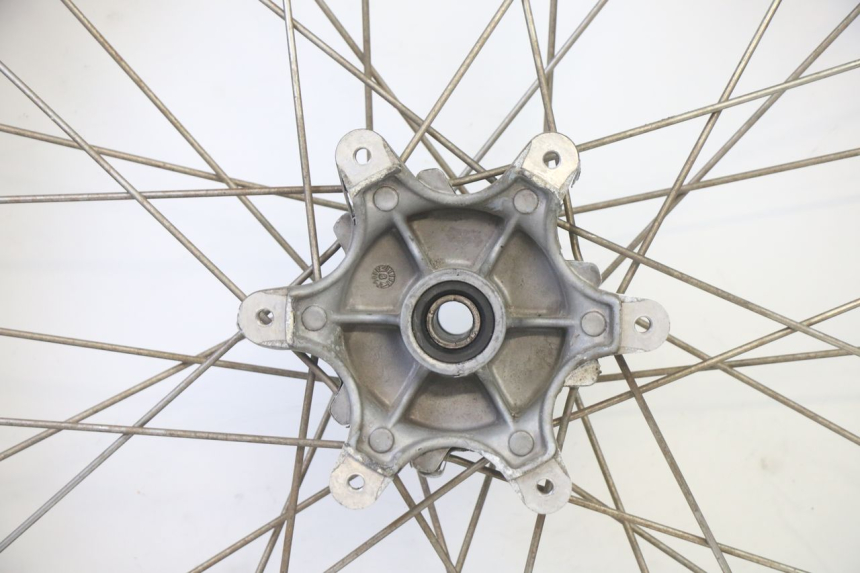 photo de CERCHIO ANTERIORE E PNEUMATICO APRILIA ETX 125 (1998 - 2002)