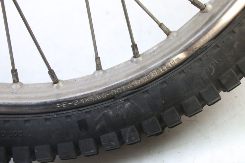 photo de CERCHIO ANTERIORE E PNEUMATICO APRILIA ETX 125 (1998 - 2002)