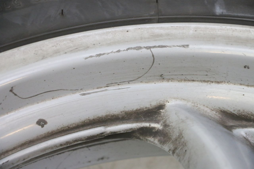 photo de CERCHIO ANTERIORE E PNEUMATICO HONDA FES S-WING SWING ABS 125 (2007 - 2015)