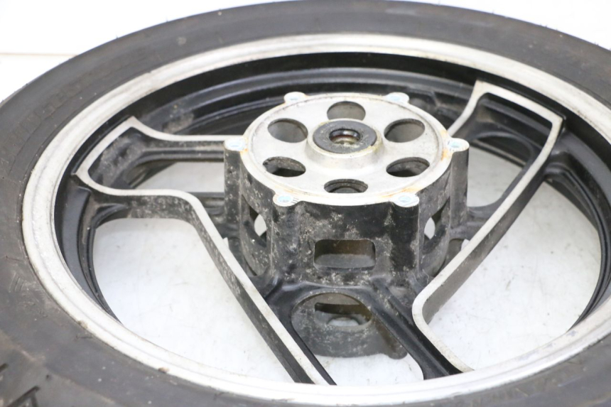 photo de CERCHIO ANTERIORE E PNEUMATICO YAMAHA FJ 36Y 1100 (1984 - 1985)