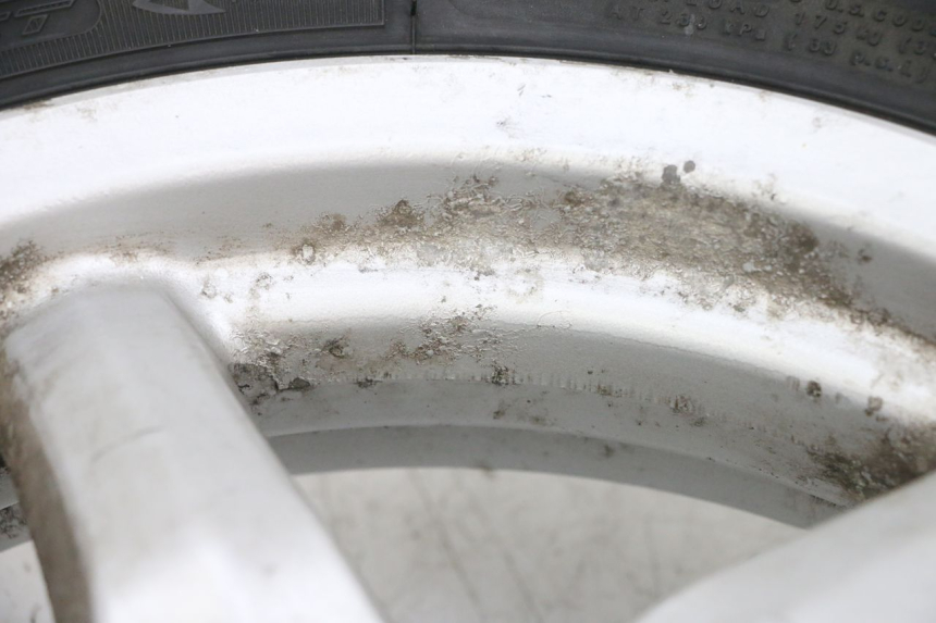 photo de CERCHIO ANTERIORE E PNEUMATICO MBK FLAME X 125 (2007 - 2016) - Dettagli dei punti di fissaggio