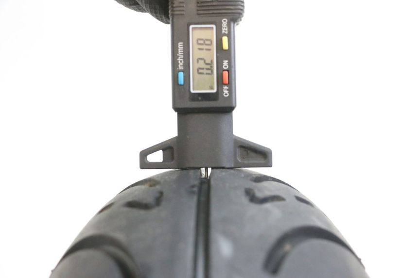 photo de CERCHIO ANTERIORE E PNEUMATICO PIAGGIO FLY 2T 50 (2004 - 2017)