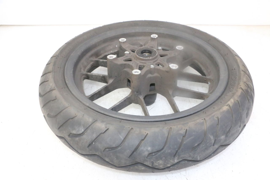 photo de CERCHIO ANTERIORE E PNEUMATICO HONDA FORZA ABS 300 (2013 - 2019)