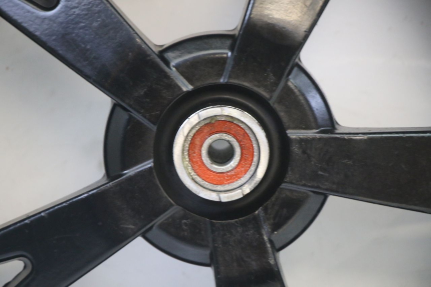 photo de CERCHIO ANTERIORE E PNEUMATICO PEUGEOT KISBEE 4T 50 (2018 - 2022)