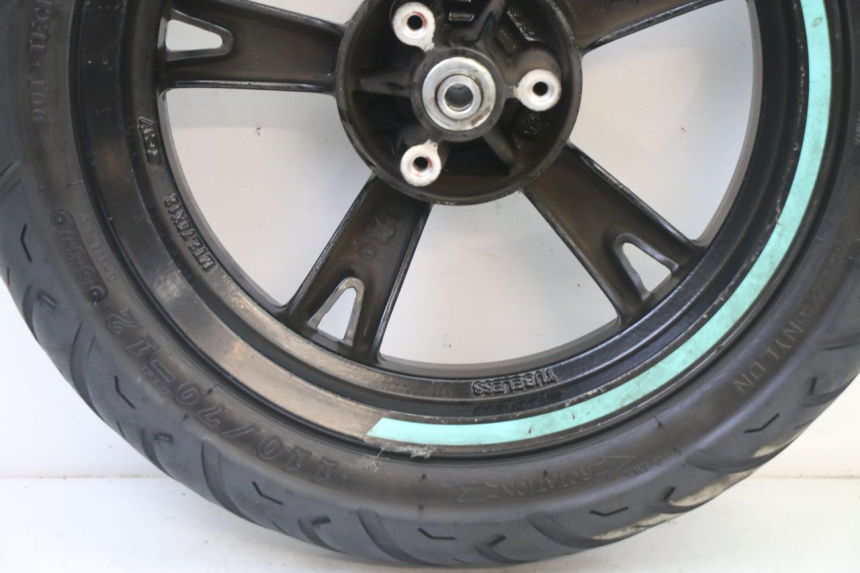photo de CERCHIO ANTERIORE E PNEUMATICO PEUGEOT KISBEE 4T 50 (2018 - 2022)