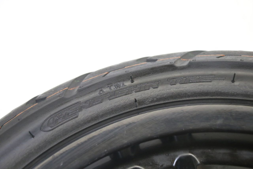 photo de CERCHIO ANTERIORE E PNEUMATICO PEUGEOT KISBEE 4T 50 (2018 - 2022)
